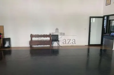 Casa comercial para alugar na Rua Carlos Maria Auricchio, Condomínio Royal Park, São José dos Campos