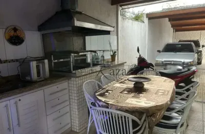 Casa comercial à venda na Rua Guanahani, Vila Rubi, São José dos Campos