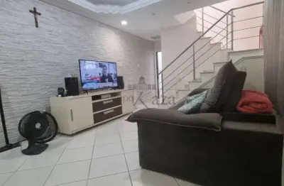 Casa com 2 quartos à venda na Rua Antônio Boarini, Jardim Torrão de Ouro, São José dos Campos