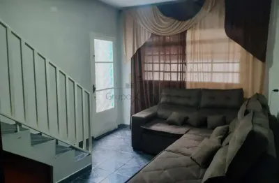 Oportunidade - Casa Sobrado - Parque Residencial Flamboyant - 2 Dormitórios - 125m² - Estuda Permuta.