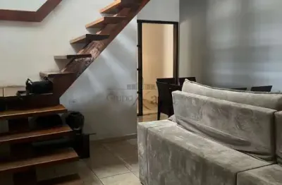 Oportunidade - Casa Sobrado - Parque dos Ipês - 4 Dormitórios - 183m².