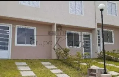 Casa em Condomínio - Vila São Geraldo - Residencial Jardim Girassol - 2 Dormitórios - 58m² - Aceita Permuta.