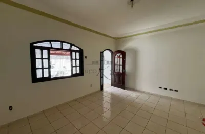 Oportunidade - Casa - Bosque dos Eucaliptos - 2 Dormitórios - 95m².