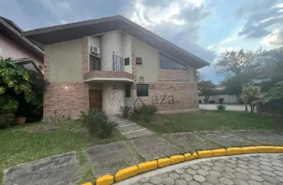 Oportunidade - Casa em  Condomínio - Esplanada do Sol - Residencial Esplanada do Sol - 5 Dormitórios - 190m²