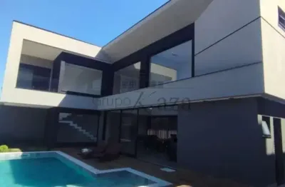 Casa em Condomínio - Condomínio Residencial Alphaville II - Residencial Alphaville II - 4 Dormitórios - 360m².