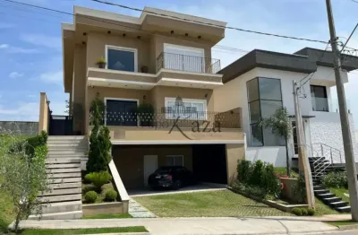 Oportunidade - Casa em Condomínio - Putim - Condomínio Verana - 3 Dormitórios - 320m².