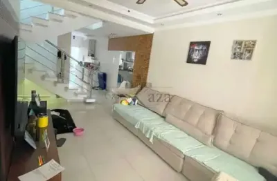 Oportunidade - casa sobrado - residencial de ville - 3 dormitórios - 180m² - estuda permuta.