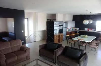 Oportunidade - Casa em Condomínio - Condomínio Residencial Jaguary - 3 Dormitórios - 230m².