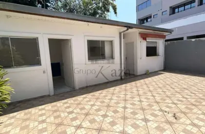 Oportunidade - Casa Comercial - Centro - Jacareí - 6 Dormitórios - 208,62m².