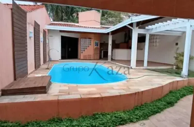 Oportunidade - casa em condomínio - condomínio santa tereza - são joão - jacareí - 4 dormitórios - 184m².