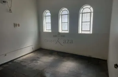 Casa comercial para alugar na Rua José Bonifácio, Centro, Jacareí