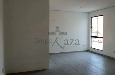 Casa comercial para alugar na Avenida Getúlio Vargas, Jardim Califórnia, Jacareí
