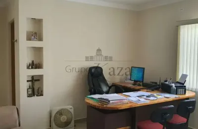 Casa comercial para alugar na Rua Antônio Afonso, Centro, Jacareí