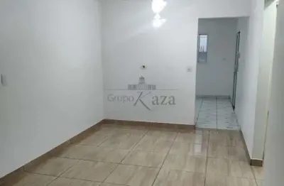 Oportunidade - casa em condomínio - condomínio bosque das aroeiras - jardim paraíso - 2 quartos - 120m².
