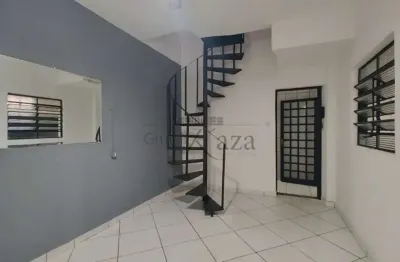 Oportunidade - casa sobrado - jardim paraíba - jacareí - 3 dormitórios - 60m².