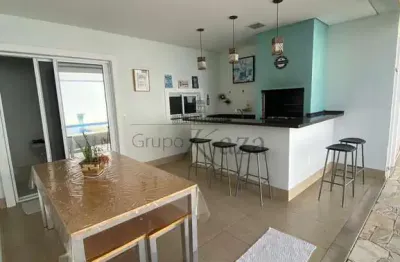 Casa térrea de esquina, condomínio santa helena, caçapava, 4 quartos e piscina com aquecimento solar