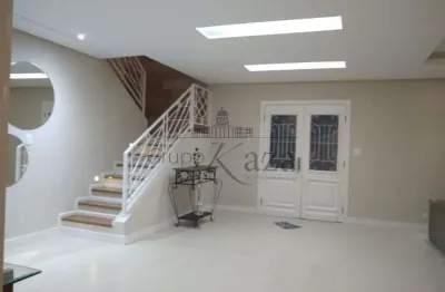 Sobrado em condomínio - jardim santa maria - condomínio santa maria - 4 dormitórios - 300m².