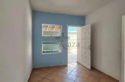 Oportunidade - Casa - Jardim Santa Maria - Jacareí - 2 Dormitórios - 150m².