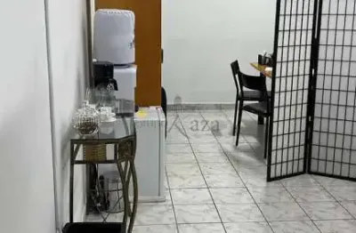 Oportunidade - Sala comercial - Edifício América - Centro - Jacareí - 32,70m².