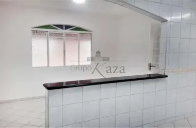 Oportunidade - Casa - Conjunto Residencial Trinta e Um de Março - 3 Dormitórios - 120m².