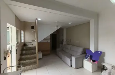 Oportunidade - Casa Sobrado - Jardim Santa Maria - 3 Dormitórios -  Jacareí - 294m².