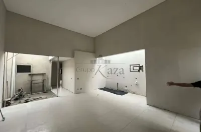 Casa - Residencial Portal dos Pássaros - 3 Dormitórios - 245m².