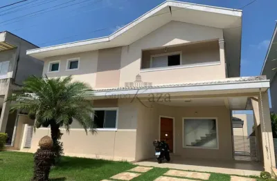 Oportunidade - Casa em Condomínio - Villa Branca - Residencial Villa Branca I - 4 Suítes - 350m².