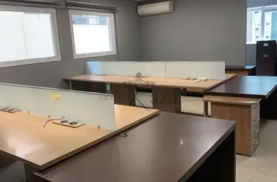 Prédio à venda na Rua Urussuí, 512185, Itaim Bibi, São Paulo