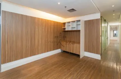 Prédio para alugar na Rua Doutor Eduardo de Souza Aranha, 532887, Vila Nova Conceição, São Paulo