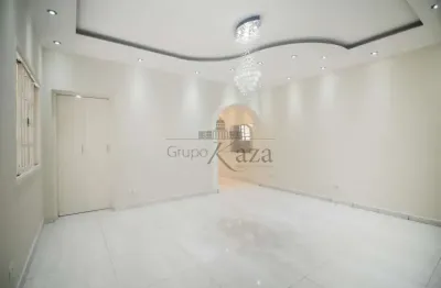 Casa com 4 quartos para alugar na Rua Paulo Bregaro, 512883, Vila Monumento, São Paulo