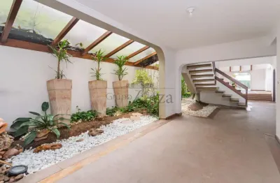 Casa com 5 quartos para alugar na Rua dos Tamanás, 532085, Alto de Pinheiros, São Paulo