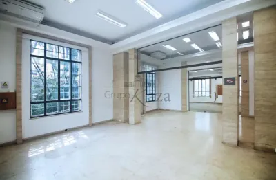 Casa com 6 quartos para alugar na Avenida Brasil, 5121822, Jardim América, São Paulo