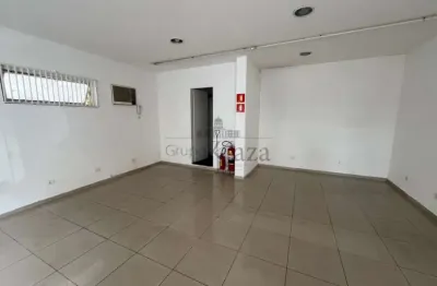 Casa comercial para alugar na Rua Canário, Loja 03, 562781, Moema, São Paulo