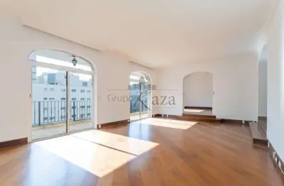 Apartamento com 3 quartos para alugar na Rua Barão de Capanema, 54298, Cerqueira César, São Paulo