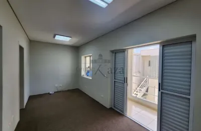 Sobrado comecial ou residencial - lapa - 5 banheiros - 8 salas - 180m²