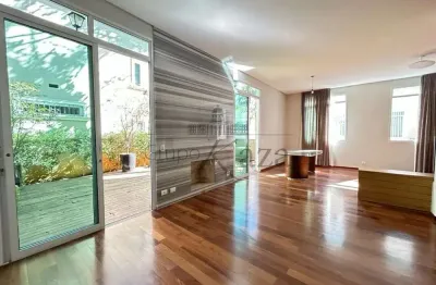 Casa em condomínio fechado com 3 quartos para alugar na Rua Laplace, 5120899, Brooklin, São Paulo