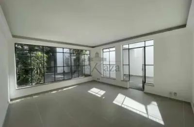 Casa com 4 quartos à venda na Rua das Azaléas, 54208, Mirandópolis, São Paulo