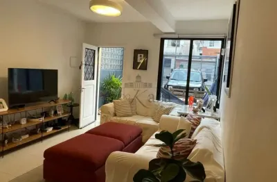 Casa com 3 quartos à venda na Rua das Camélias, 512280, Mirandópolis, São Paulo
