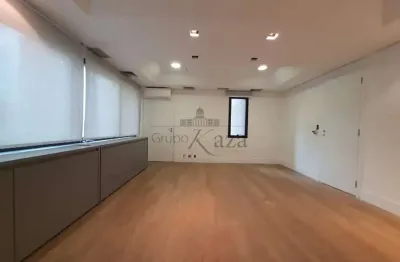 Prédio à venda na Rua Afonso Braz, 552789, Vila Nova Conceição, São Paulo