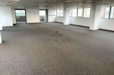 Prédio para alugar na Rua Luiz Seráphico Júnior, 552181, Chácara Santo Antônio, São Paulo