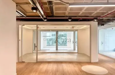 Prédio para alugar na Rua Pascoal Pais, 552285, Brooklin, São Paulo