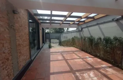 Casa Comercial e Residencial - Jardim Guedala - 5 Salas - 370m².