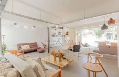 Casa comercial para alugar na Rua Gaivota, 5124888, Moema, São Paulo