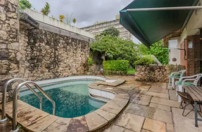 Oportunidade - Casa - Alto de Pinheiros - 4 Dormitórios - 336m².