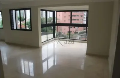 Apartamento com 3 quartos para alugar na Avenida Hélio Pellegrino, 512080, Vila Nova Conceição, São Paulo
