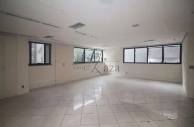 Prédio à venda na Rua Urussuí, 512185, Itaim Bibi, São Paulo