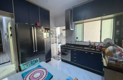 Oportunidade - casa sobrado - jardim das indústrias - 3 dormitórios - 150m².