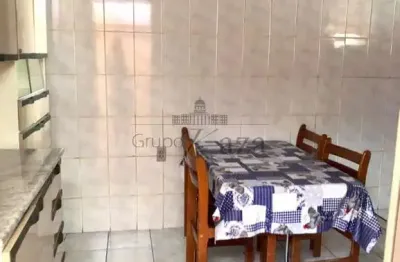 Casa com 3 quartos à venda na Rua Treze de Maio, Monte Castelo, São José dos Campos