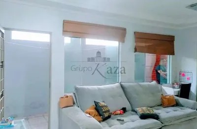 Casa com 3 quartos à venda na Rua dos Jaçanãs, Jardim Uirá, São José dos Campos