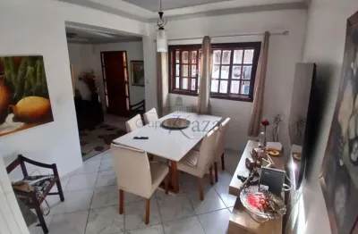 Oportunidade - casa em condomínio - eugênio de melo - residencial jardim das flores - 3 dormitórios - 100m².